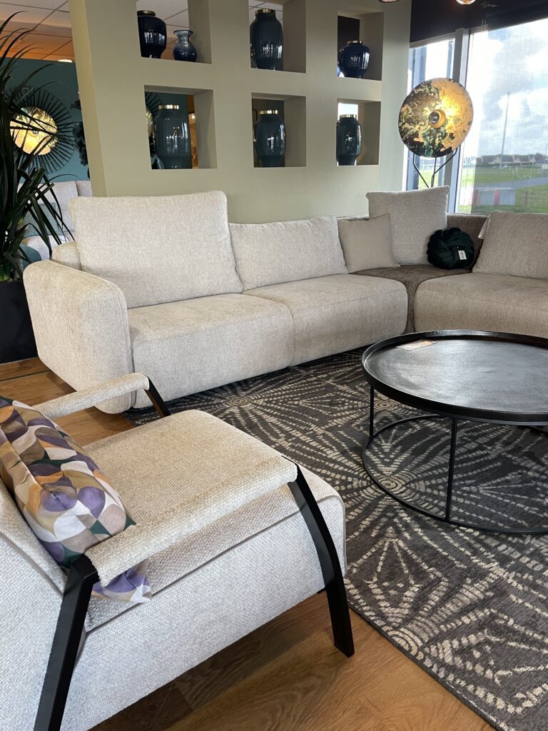 Optimiser l'espace dans un salon : Conseils et astuces de décoration